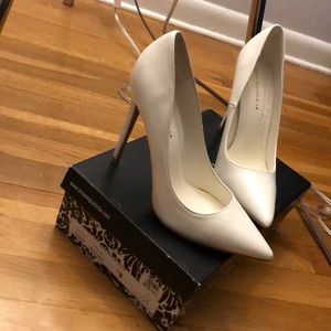 Paltrow White Pointed Heel